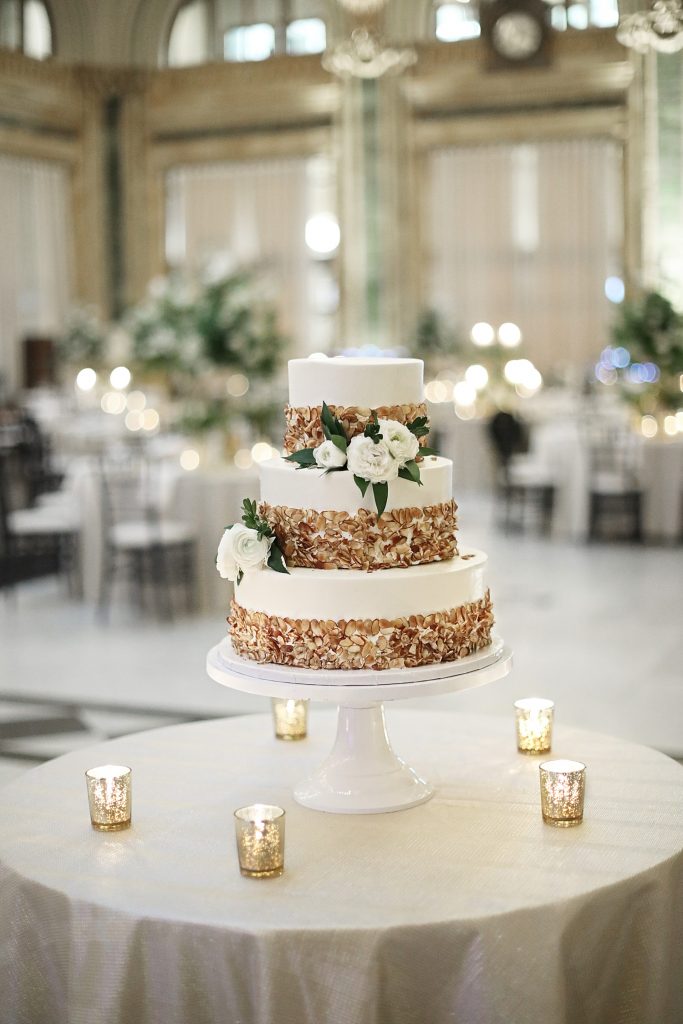 Chic City Wedding at The Pennsylvanian | Burgh Brides | Araujo Photography