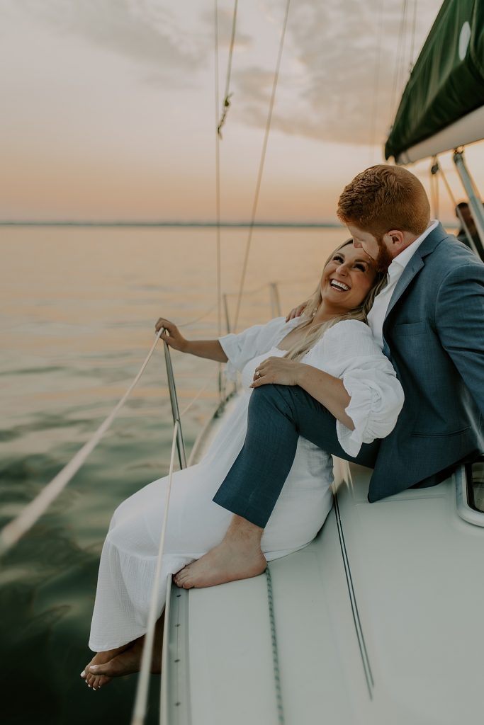Coastal Style Lake Erie Engagement Session | Burgh Brides | Jessica Jolene Photography