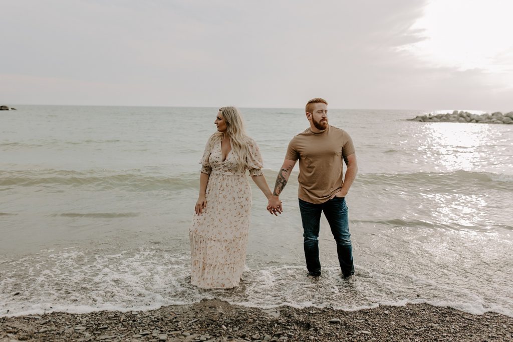 Coastal Style Lake Erie Engagement Session | Burgh Brides | Jessica Jolene Photography