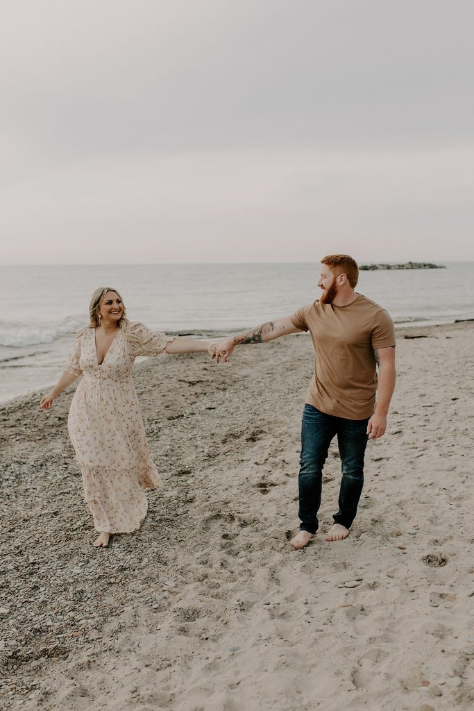 Coastal Style Lake Erie Engagement Session | Burgh Brides | Jessica Jolene Photography