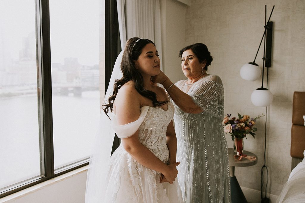 Intimate Courthouse Wedding & Cafe du Jour Reception | Burgh Brides | All Heart Photo