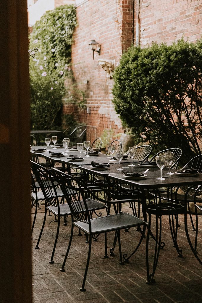 Intimate Courthouse Wedding & Cafe du Jour Reception | Burgh Brides | All Heart Photo