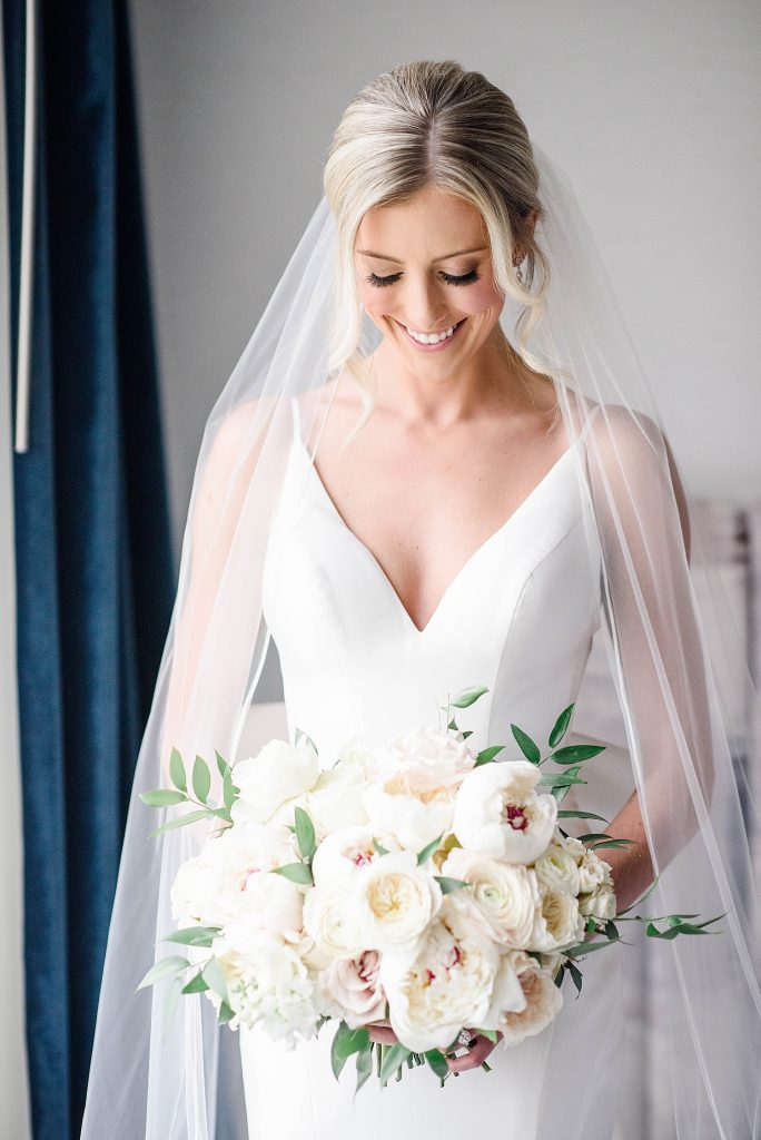 Radiant & Romantic Oakmont Country Club Wedding | Burgh Brides | Alison Mish Photography