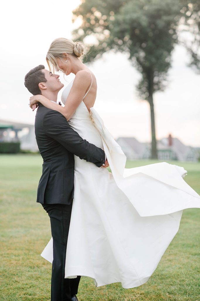 Radiant & Romantic Oakmont Country Club Wedding | Burgh Brides | Alison Mish Photography