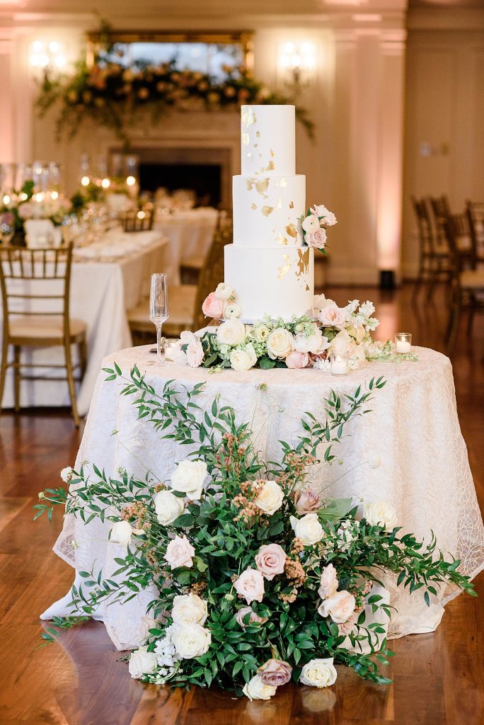 Radiant & Romantic Oakmont Country Club Wedding | Burgh Brides | Alison Mish Photography