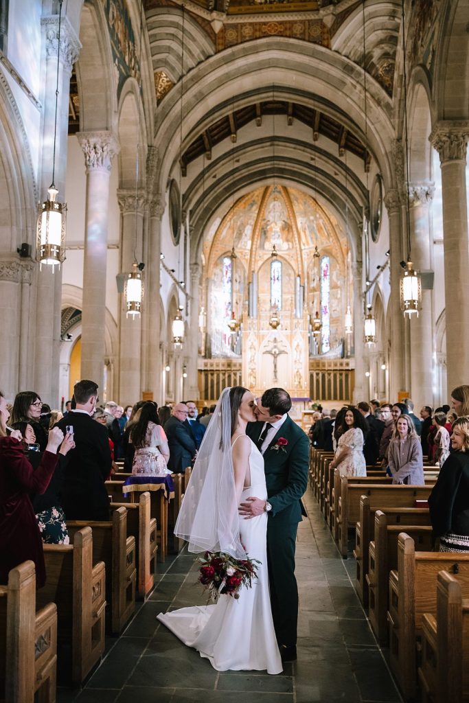 Bird Inspired Wedding at the National Aviary | Burgh Brides | Kaitlin Powell Photography