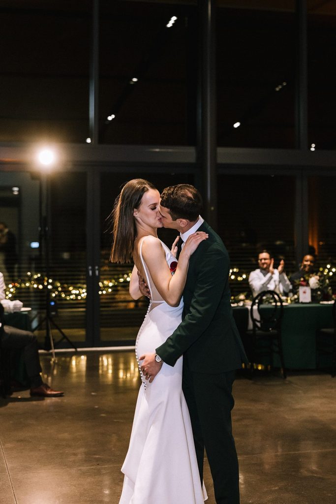 Bird Inspired Wedding at the National Aviary | Burgh Brides | Kaitlin Powell Photography