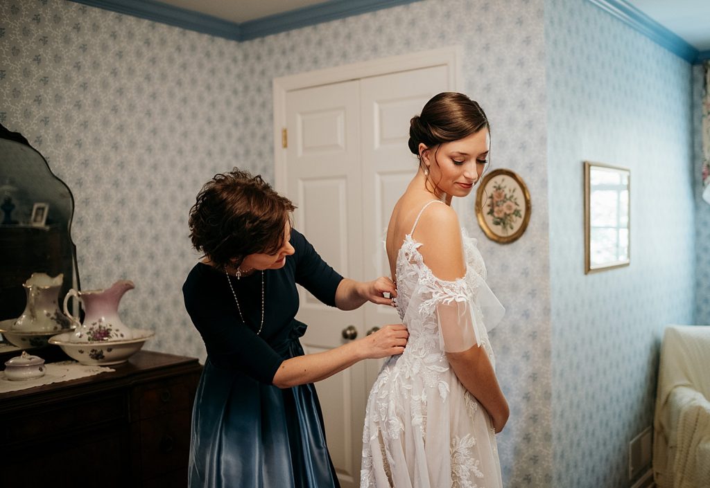 Dusty Blue & Berry Wedding at the Butler Country Club | Burgh Brides | Carly K Photography