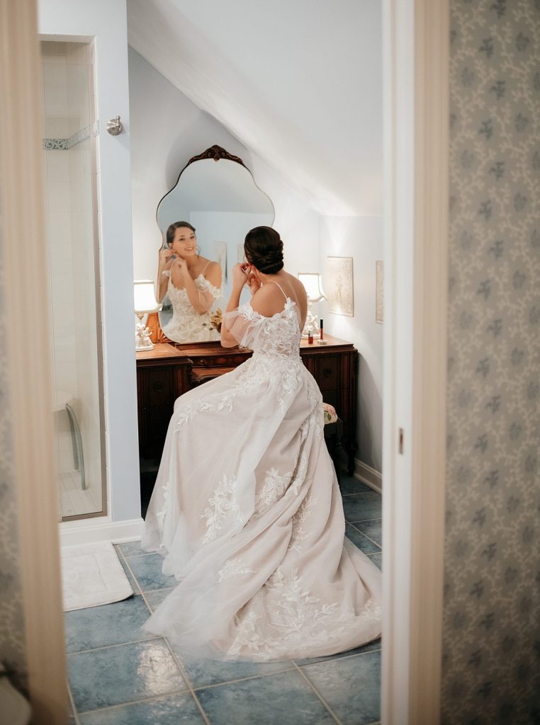 Dusty Blue & Berry Wedding at the Butler Country Club | Burgh Brides | Carly K Photography